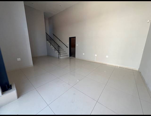 677M² WAREHOUSE TO LET IN COSMO BUSINESS PARK